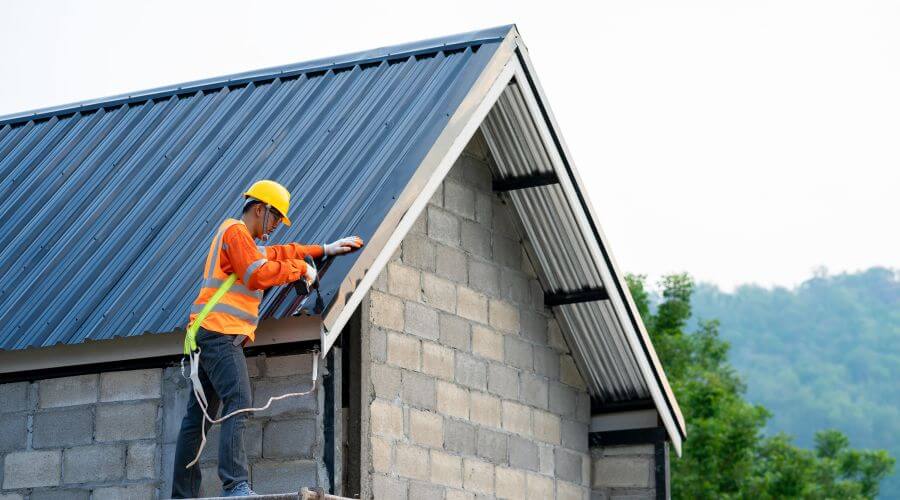 Professional gutter cleaning in Columbus, KY